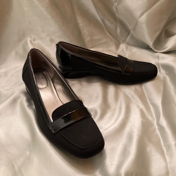 Bandolino Latera Black Wedge Slip-On Loafer Flats Faux Leather Size 6 VGUC - Picture 2 of 14